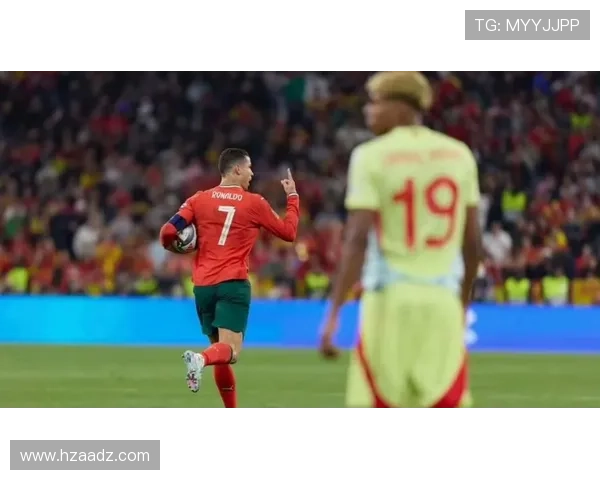 C罗精彩垫射破门却因越位被判无效令人惋惜的瞬间 C罗精彩垫射破门却因越位被判无效令人惋惜的瞬间