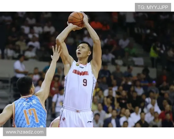 七年前的今天广东男篮球星易建联成功突破CBA万分大关庆祝辉煌成就